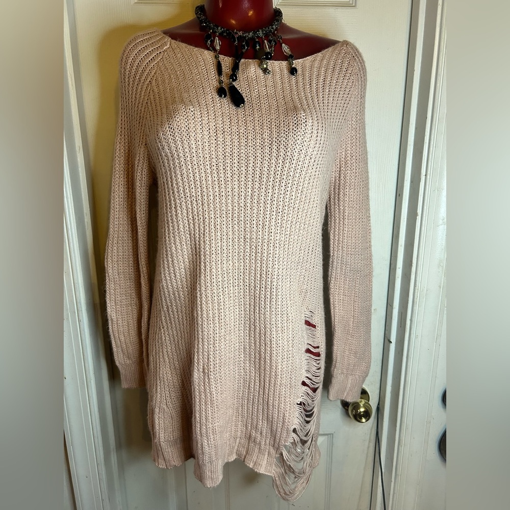MAK B DISTRESSED SWEATER PINK BLUSH SUPER SOFT - SIZE SMALL S